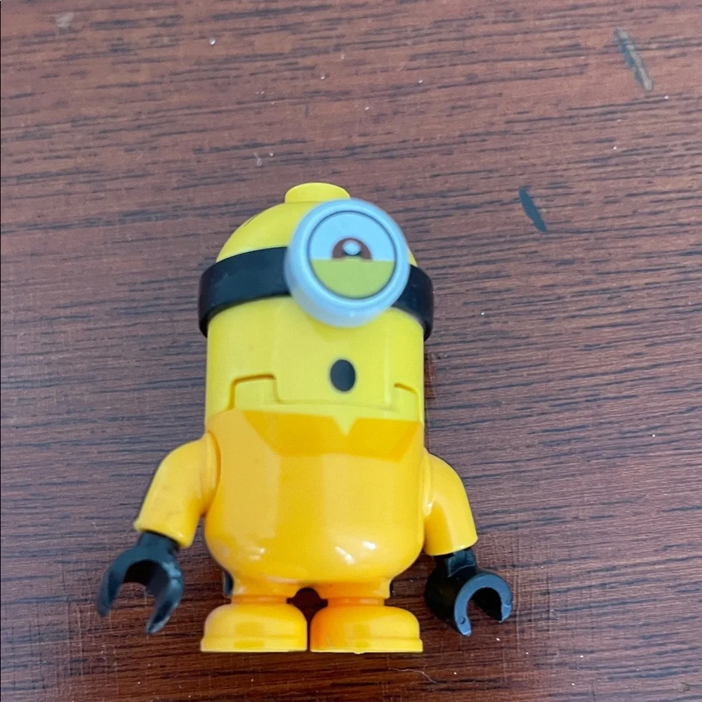 Lego Minon Stuart Mini Figure